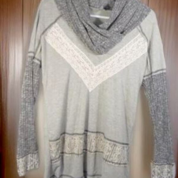 Vanity Womens Small Sweater Sweatshirt Cowl Wrap Neckline Gray White Lace Dressy - Picture 2 of 7